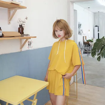 

2019 Women's Casual Loose Sweater T-shirt + Shorts Women's Two-piece Suit, Hooded Spring Korean Women's Suit