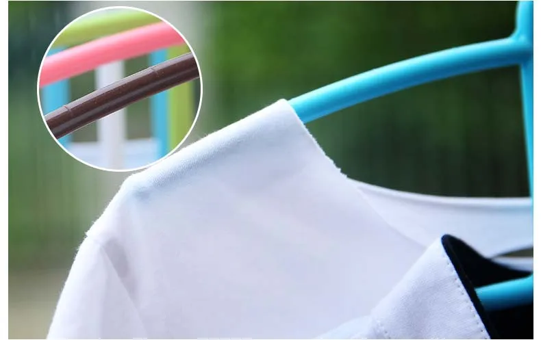 4415392099_985689983