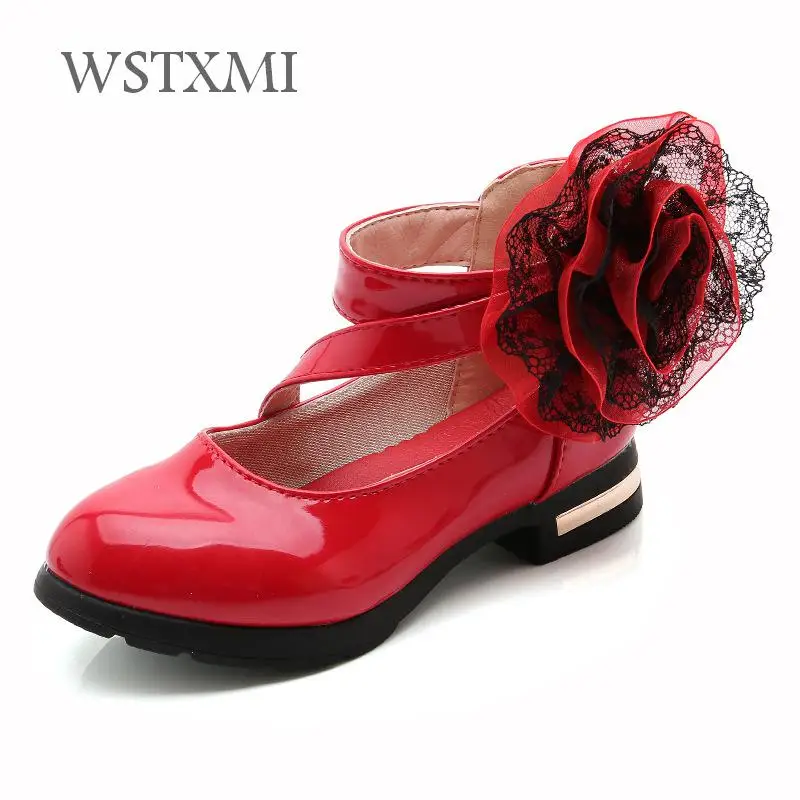 Кожаные туфли с цветочным узором для девочек; красные сандалии принцессы; модные корейские свадебные модельные вечерние туфли; детская летняя обувь для учащихся