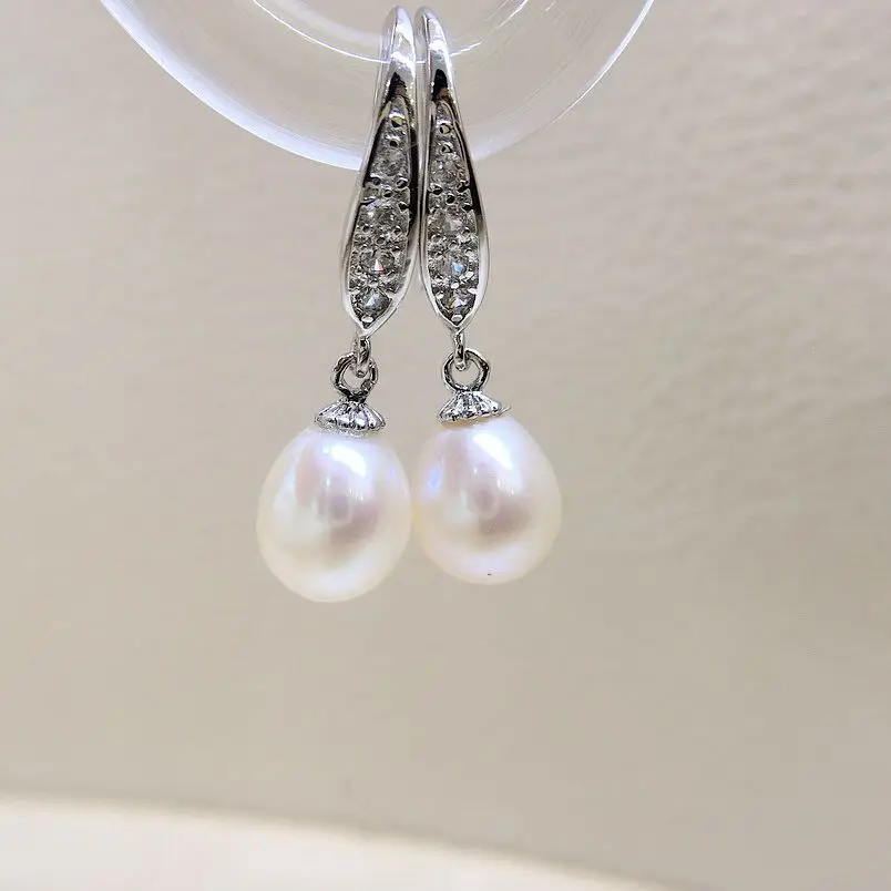 Natural Freshwater Pearl Pendant in Sterling Silver Drop Earrings, Shiny Shape, Very Classic