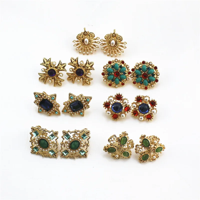 

2019 new retro style round fan shape Roman cross mosaic Semi-precious stones Imitation pearl fashion ear clip