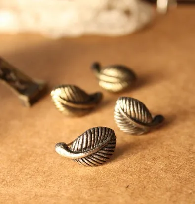 

Vintage Alloy Leaf Leaves Stud Earrings Retro Fashion Antique Bronze Silver Jewelry for Women Metal Simple Ear Accessories Gift