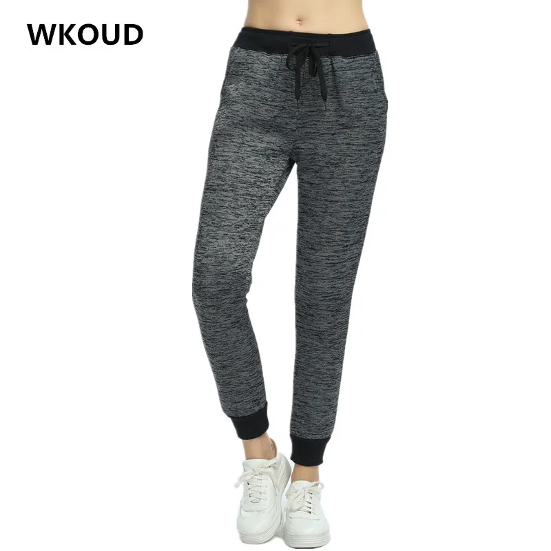 

WKOUD 2018 Winter Hot Pants For Women Fleece Thickening Warm Sweatpants Elastic Waist Casual Harem Pants Female Trousers P8019