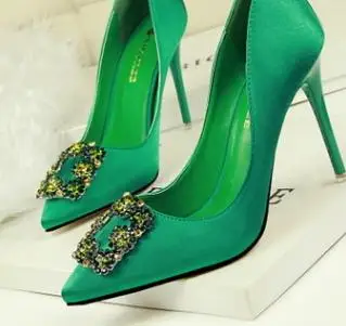 

2018 new European and American style fashion sexy nightclubs slim stiletto high heel shallow mouth pointed satin rhinestone buck