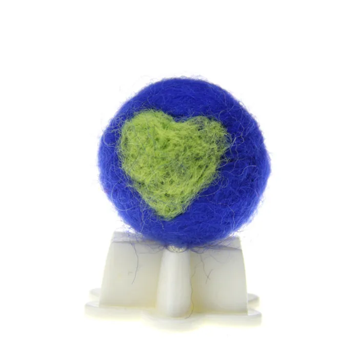 30 шт. 30 мм иглы шерстяные шарики пена заполнены сердце вышивка бусины шерсть помпоны аксессуары для бижутерии DIY - Цвет: Royal Blue