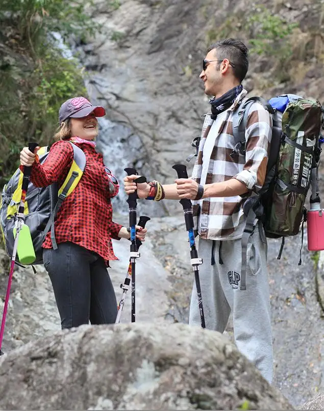 

Carbon-fibre folding Climbing Stick Ultra-light and ultra-short five-knot stick Carbon walking stick can be retractable