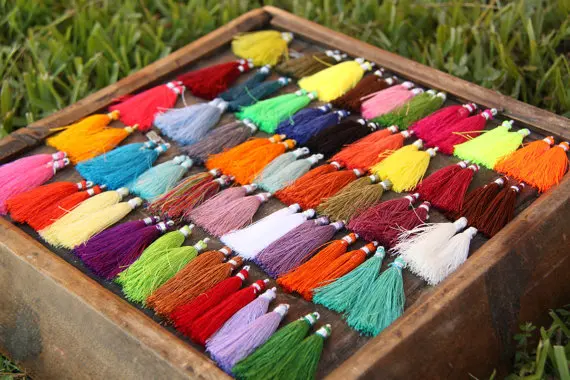 150 шт художественные шелковые кисточки Boho для изготовления ювелирных изделий, рукоделие принадлежности " микс цветов 10 см длинный дисплей