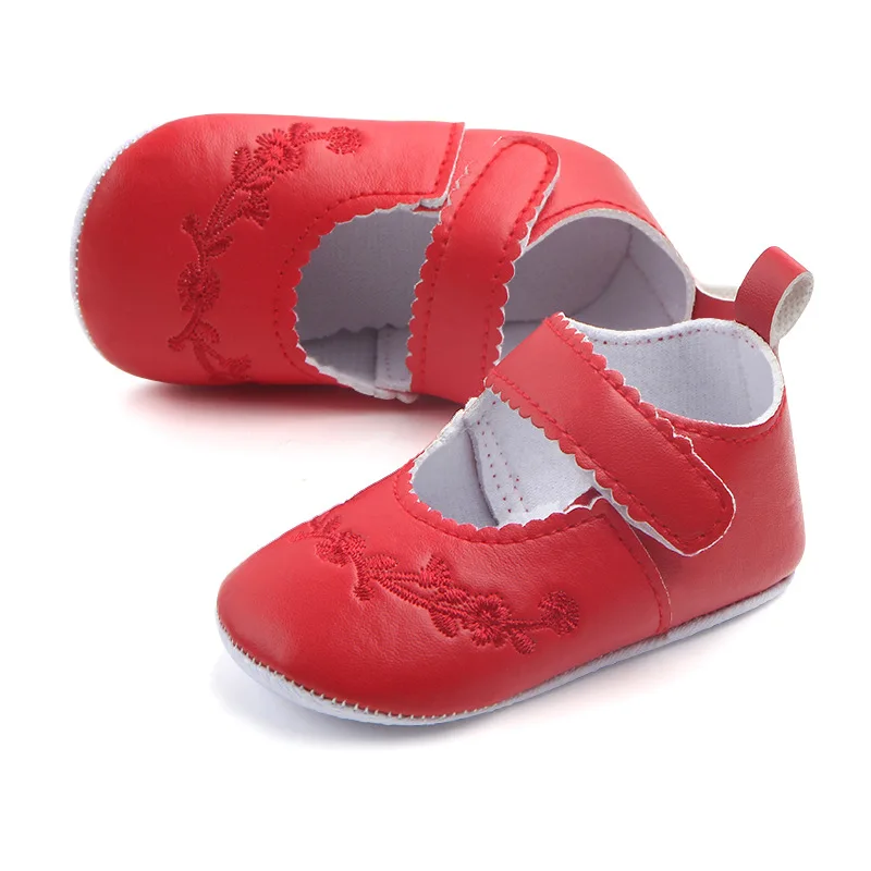 Большая распродажа Bebe из искусственной кожи обувь с вышитым цветком, на мягкой подошве, для тех, кто только начинает ходить, для новорожденных девочек младенцев мультфильм обувь Мокасины Обувь золотистого цвета