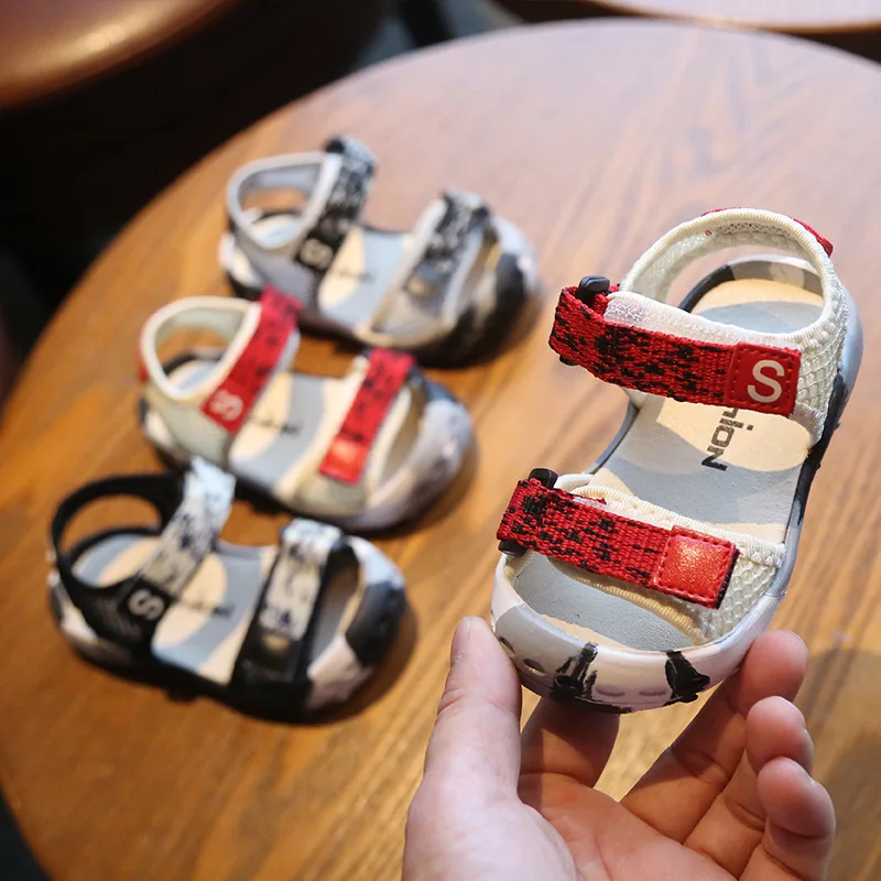 الأطفال التمويه الاطفال الشاطئ الفتيان والفتيات صنادل بيرفوت الطفل عدم الانزلاق أحذية لينة