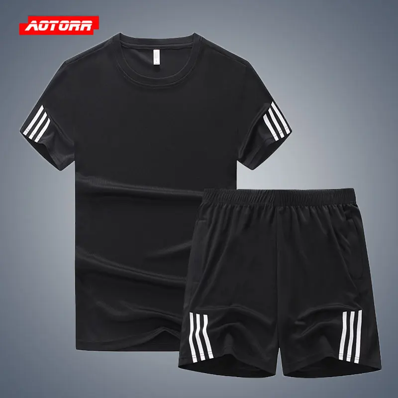 2019 Summer Mens Fitness Tracksuit Set Sportswear Mens Clothing Fasion Two Pieces Sets Gym Sport Indoor Stripe Printed Men's Set