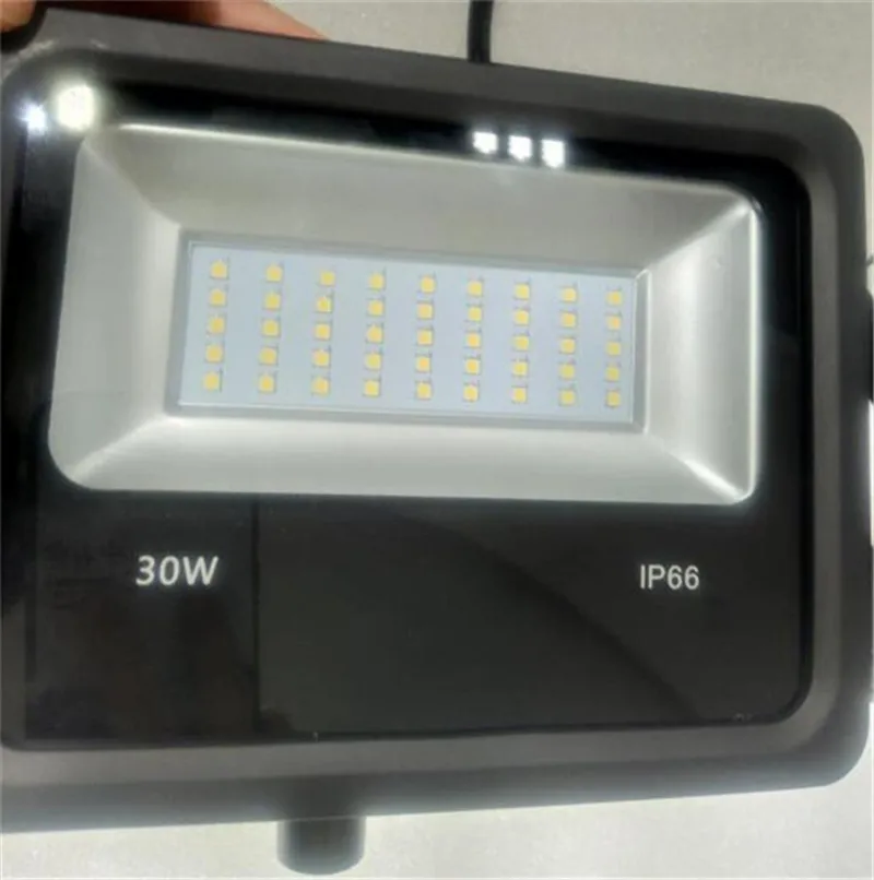 30W 