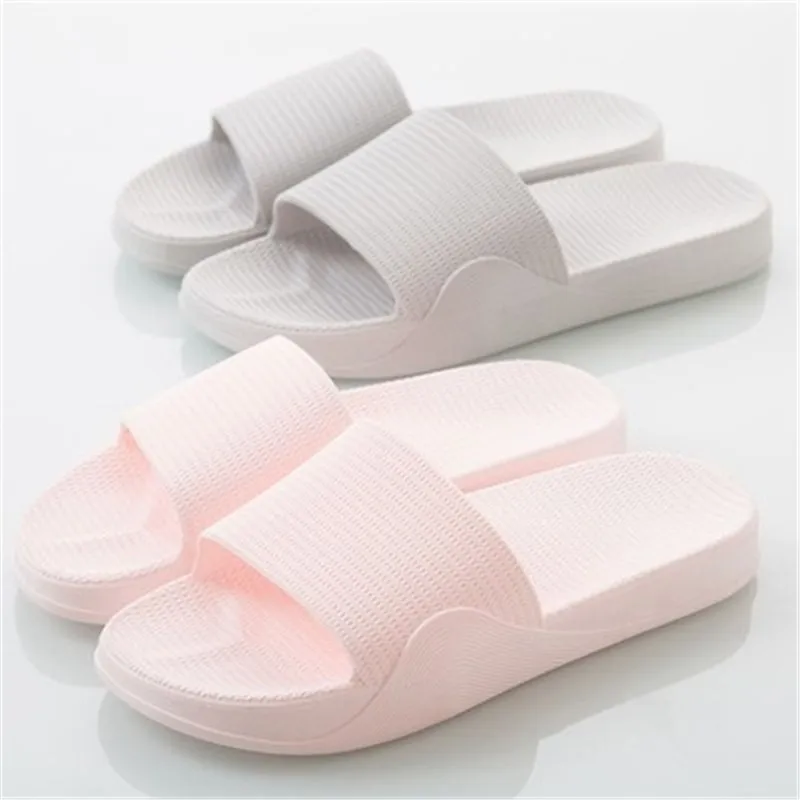 

2019 Summer PVC Home Slippers Couple Models Soft Bottom Men's Bathroom Slippers Men and Women Shoes Outdoor Indoor Sandals