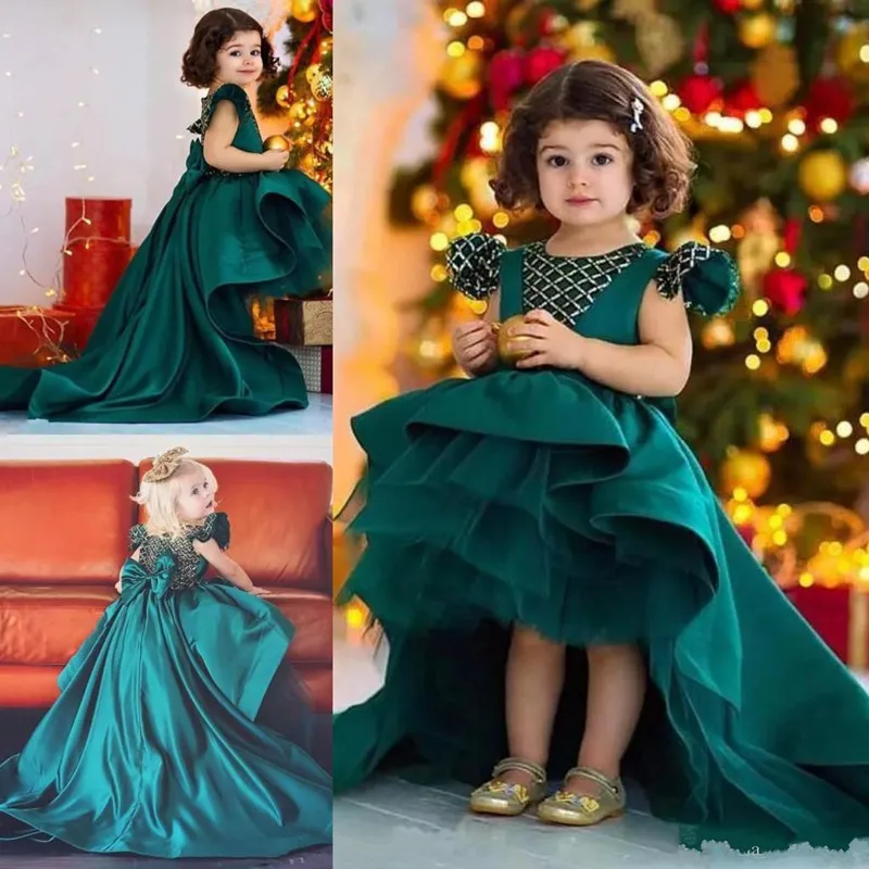 

Newest Princess Dress for Cute Todder Girl High Low Green Satin Gowns with Big Bow and Cap Sleeves Kids Birthday Party Gowns