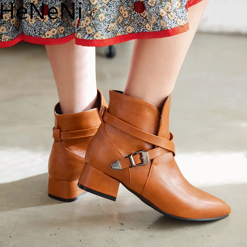 

Size 34-43 Autumn Winter Women Boots Casual Ladies shoes Buckle Martin boots Leather ankle boots Ladies Thick heel shoes