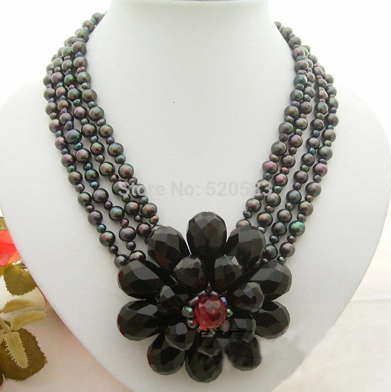 

Beautiful Black Pearl&Onyx Flower Necklace
