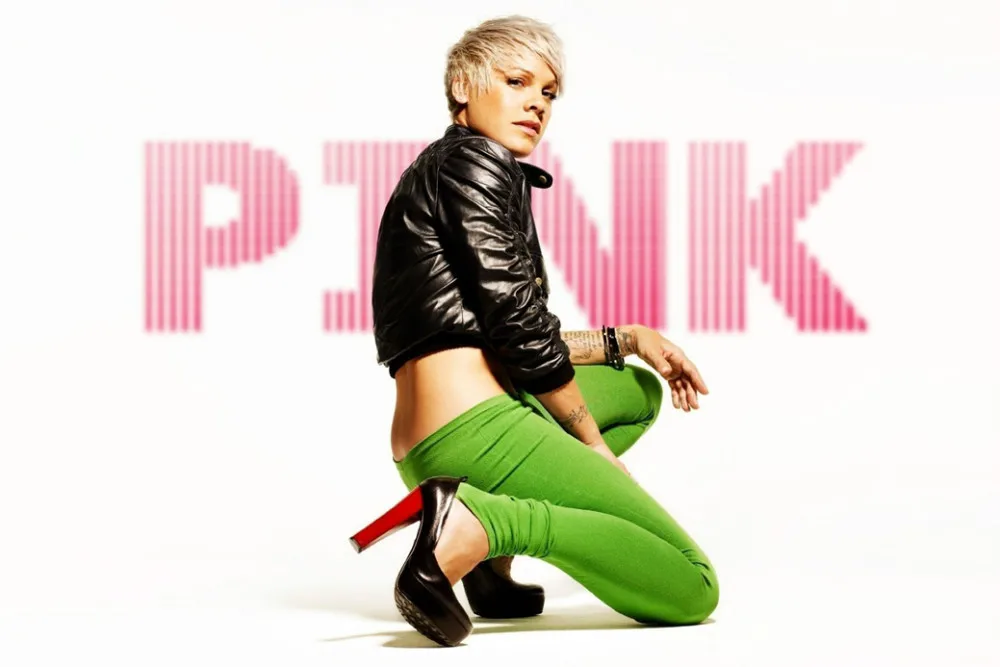 Английская песня пинк. Пинк Алиша Мур. Pink - Alecia Beth Moore. Alecia Moore Pink. Пинк певица 2024.