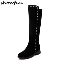 Для женщин Натуральная замша на плоской платформе черные зимние сапоги до колена сапоги В рыцарском стиле фирменный дизайн с заклепками в стиле панк длинные Ботинки