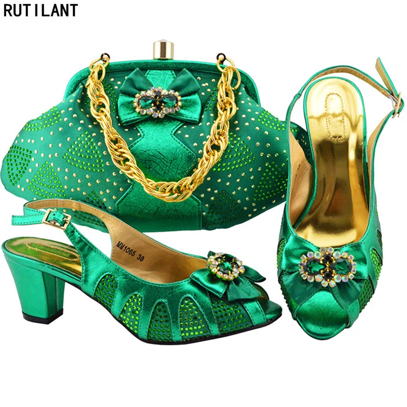 Afrikaanse Vrouwen Bruiloft Schoenen en Tas Set Versierd met Strass Vrouwen Schoenen en Tassen Set Italië Bruiloft Schoenen en Tas Afrikaanse Vrouwen Bruiloft Schoenen en Tas Set Versierd met Strass Vrouwen Schoenen en Tassen Set Italië Bruiloft Schoenen en Tas