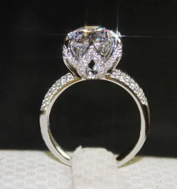 

Clearance sale CAR008 Luxury 4 carat halo shaped NSCD Simulated Gem Wedding rings for women,