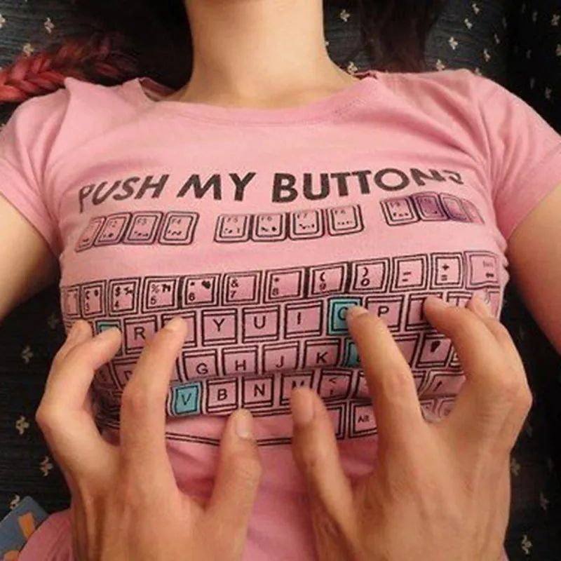 Забавная Футболка с принтом «Push My Buttons», женские летние топы, повседневные футболки из хлопка с круглым вырезом и коротким рукавом, розовая парная футболка, уличная одежда