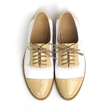 Модные женские разноцветные туфли на плоской подошве в британском стиле из натуральной кожи; цвет золотой, серебристый; женская обувь с перфорацией, оксфорды на шнуровке; большие размеры - Цвет: apricot white