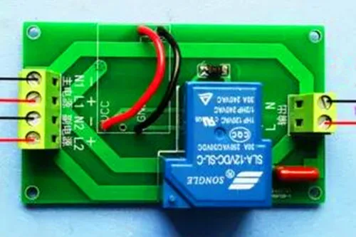 

Free Shipping!!! DC DC 5/12/24V Two-way Power Automatic Switcher / Main and standby dual power transfer switch module