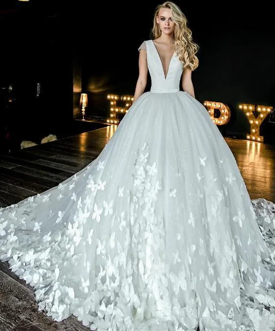 olivia-bottega-2019-wedding-dresses-v-neck-cap-sleeve-romantic-butterfly-appliques-tulle-bridal-gowns-with-sheer-buttons-back-wedding-dress (2)_副本