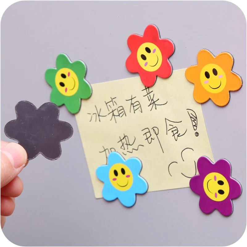 

10pcs Flower shape Magnetic Sticker 30MM / 50MM fridge magnet Refrigerator Magnets for paper taps home decor