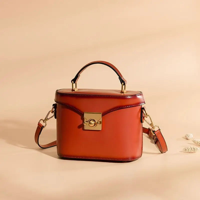 

LOEIL Ladies bag 2018 new Messenger bag female cowhide casual retro handbag fashion wild bucket bag