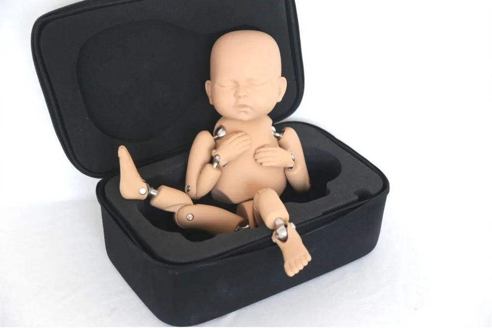 Новорожденный ребенок позирует тренировочную куклу имитацию металлического шара шарнирную Модель новорожденного реквизит для фотосъемки