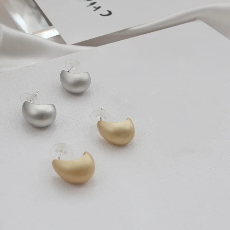 

WTLTC Matte Gold Sliver Metal Hoop Earrings for Women Stetament Geometric Post Earrings Minimalist Irregular Earrings Wholesale