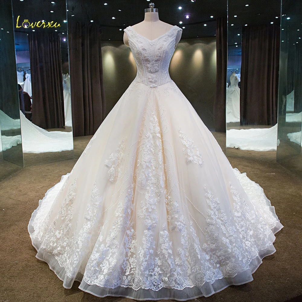 

Loverxu Vestido De Noiva Lace A Line Vintage Wedding Dresses 2019 V Neck Chapel Train Appliques Beaded Bow Pattern Bridal Gown