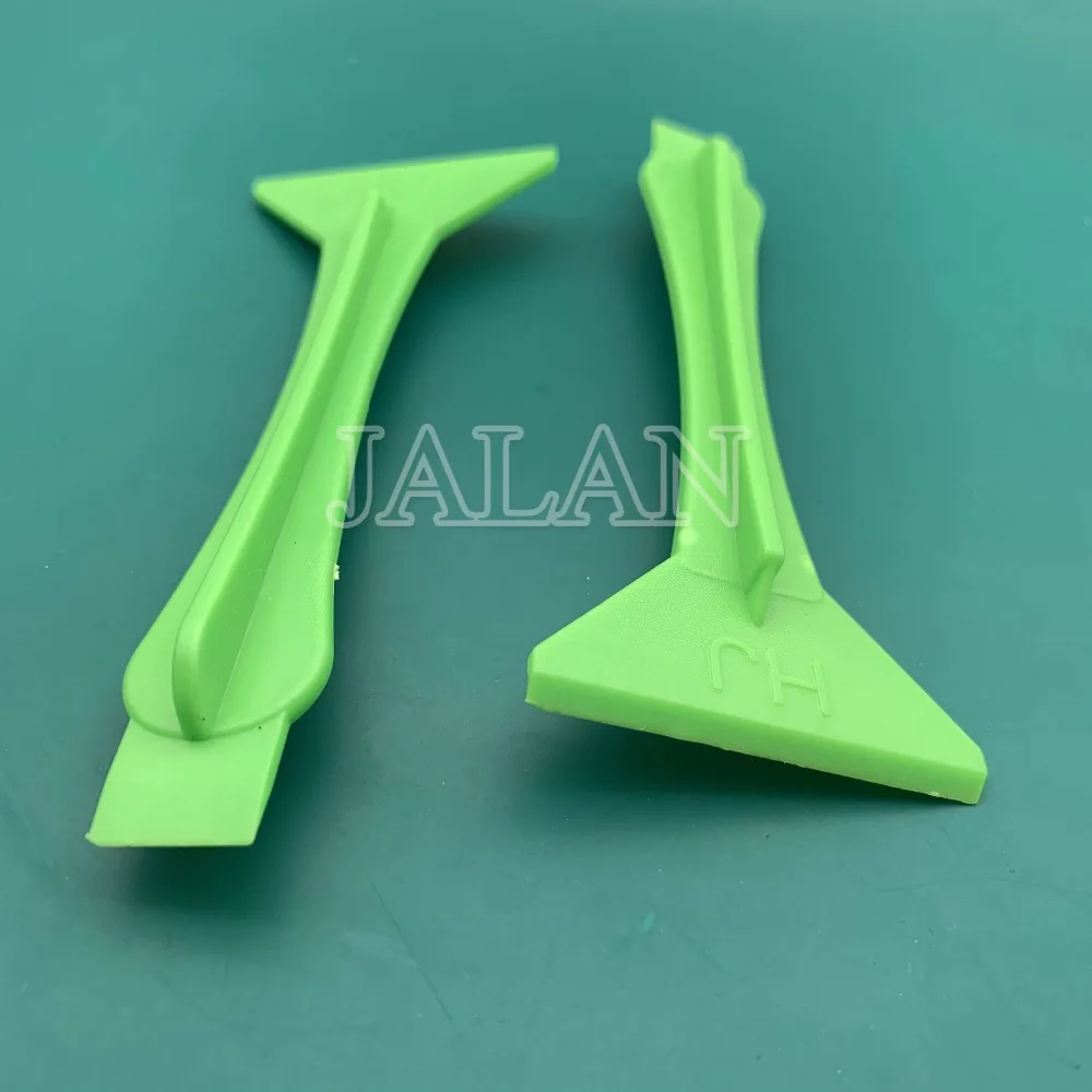  (4)