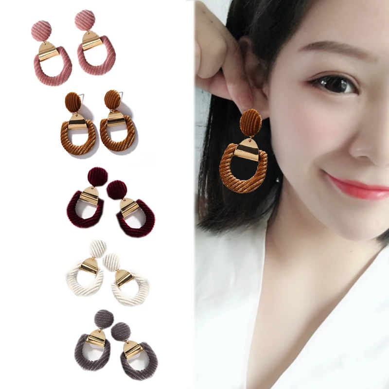 

LNRRABC 2O18 New Drop Earrings Hollow Pink Velvet Geometry Earring Allergy Free 1Pair Unique 6 Colors Graceful Wedding Gifts