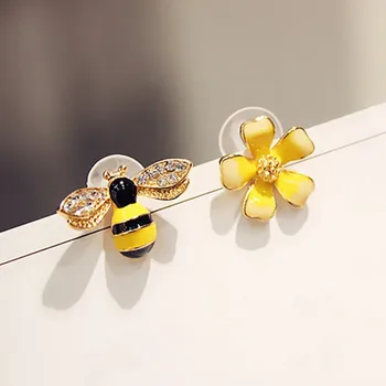 2021 Cute New Flower Bee Asymmetric Earrings Zircon Earrings Wholesale Fashion Jewelry Punk Stud Earrings for Women Girls Gift