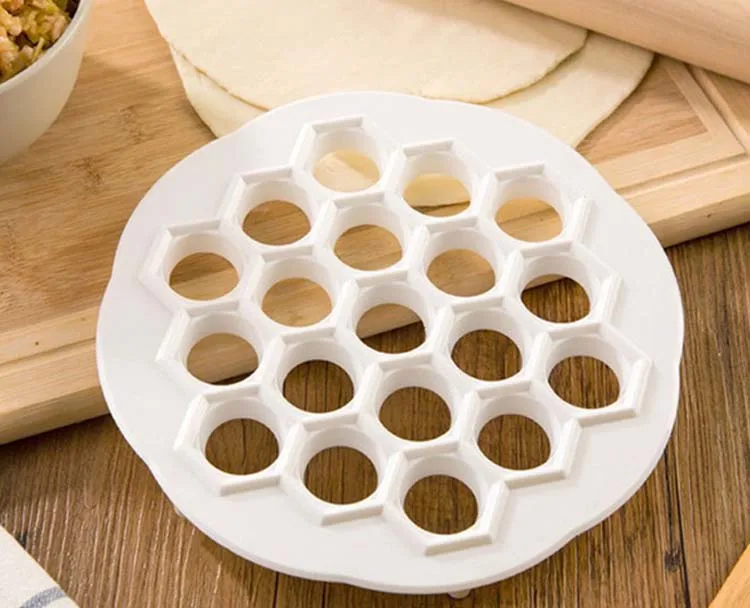 Dumpling making mold