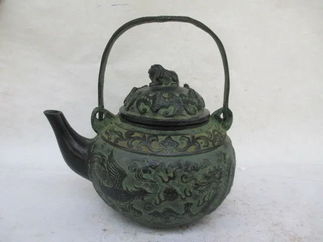 

China's Tibet bronze antiques collection. Longfeng teapot shipping free