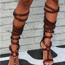 Лидер продаж; летние женские кожаные пряжки; цвет красный, коричневый; женские сапоги до колена; женские сапоги на высоком каблуке с открытым носком; модные сапоги-гладиаторы; обувь для вечеринок