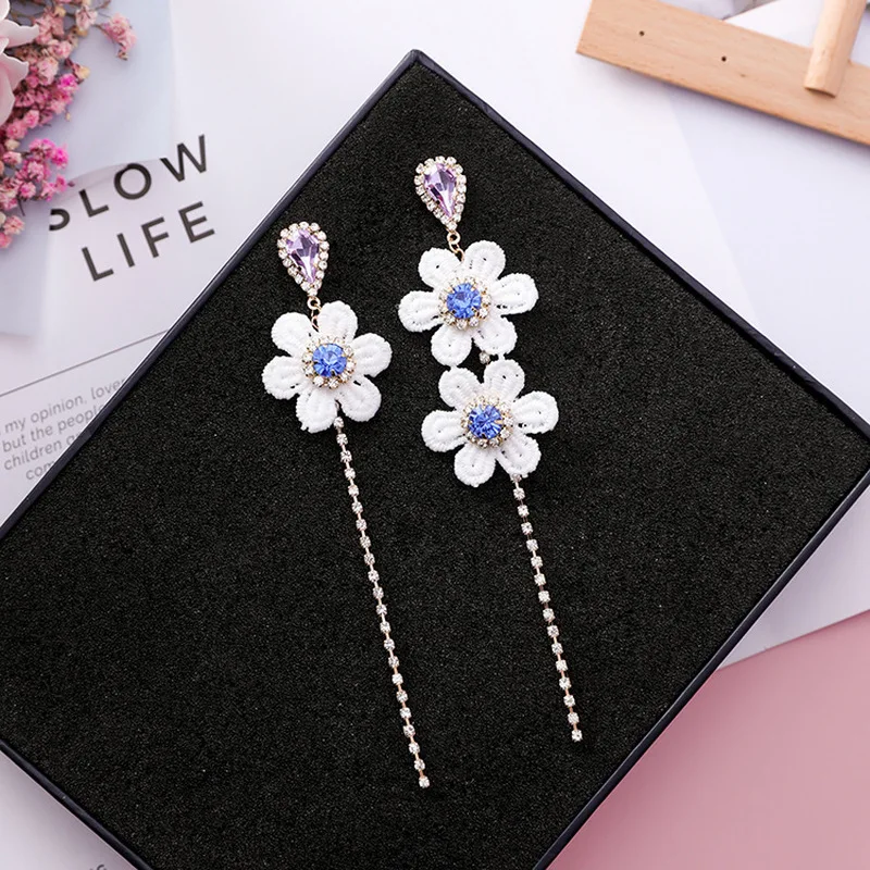 Silver Needle 2018 Korean Girl Simple Lace Flowers Cute Earrings Rhinestone Zircon Tassel for Women Fashion Accessories | Украшения и