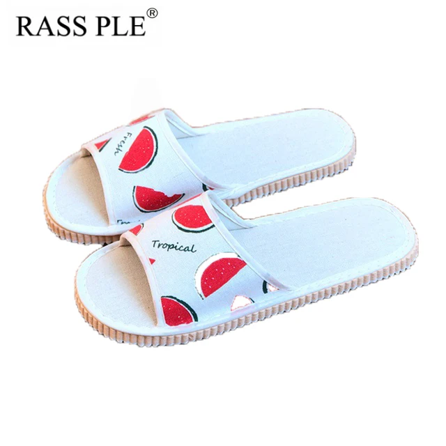 รองเท้าส้นสูงแฟชั่น รองเท้าคัทชู หรือรองเท้าทำงานหลากสไตล์