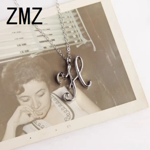Online Zmz 2018 Eropa KAMI Fashion Bahasa Inggris Huruf Liontin Indah Huruf H Teks Kalung Hadiah untuk Ibu Pacar Pesta perhiasan