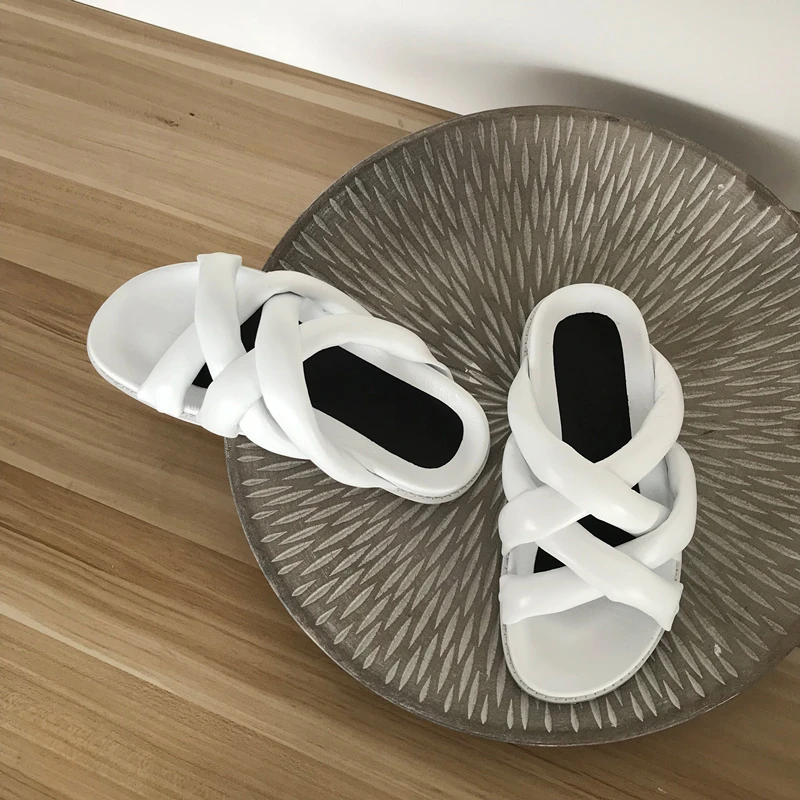 

2018 Genuine Leather New Fashion Women Slippers Peep Toe Slip On Weaving Giadiator Flats Street Style Party Wedding Shoes Woman