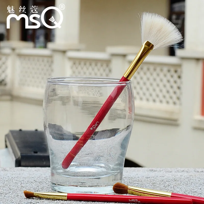 Soft Fan Shaped Makeup Brush Pro Goat Hair Contour Face Powder Brushes