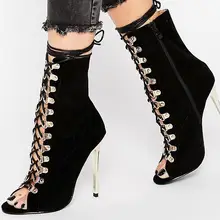 Новинка; женские ботильоны из черной замши с открытым носком; женские рыцарские сапоги на высоком металлическом каблуке со шнуровкой; повязка на лодыжку; женские ботинки