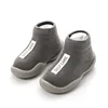 Calcetines con suelas de goma para bebé, zapatos con letras para bebé, calcetines infantiles antideslizantes de cuero, calcetines infantiles para el suelo, 2022 ► Foto 3/6