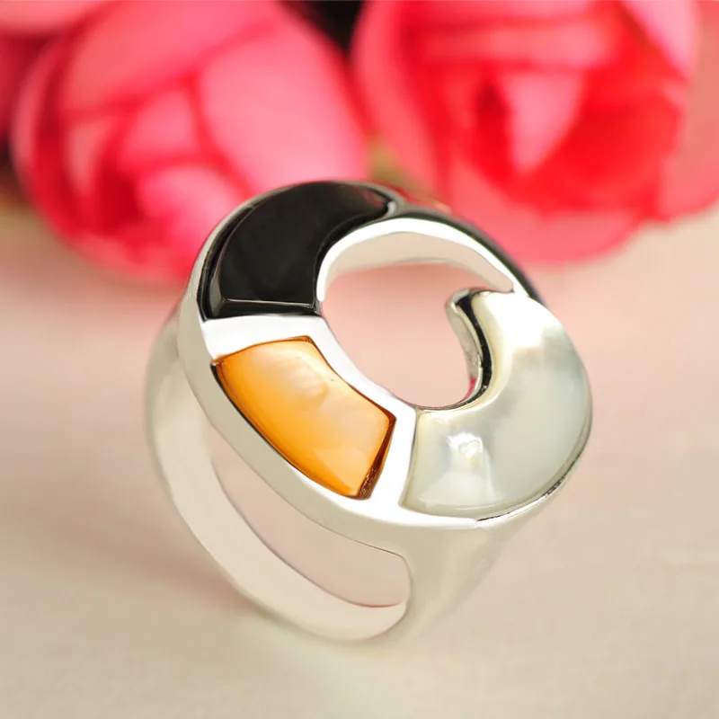 

Blucome Fashion Classic Women Mother Ring Gold-Color Round Shell Material Rings For Birthday Party Gifts Wedding Accessories