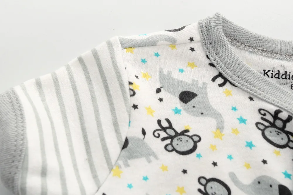 Платье для маленьких девочек Костюмы для новорожденных девочек; комбинезон с короткими рукавами милые носки с принтом шапочка, комплект(3 шт./компл. детская Нарядная одежда для малышей костюм комплект одежды