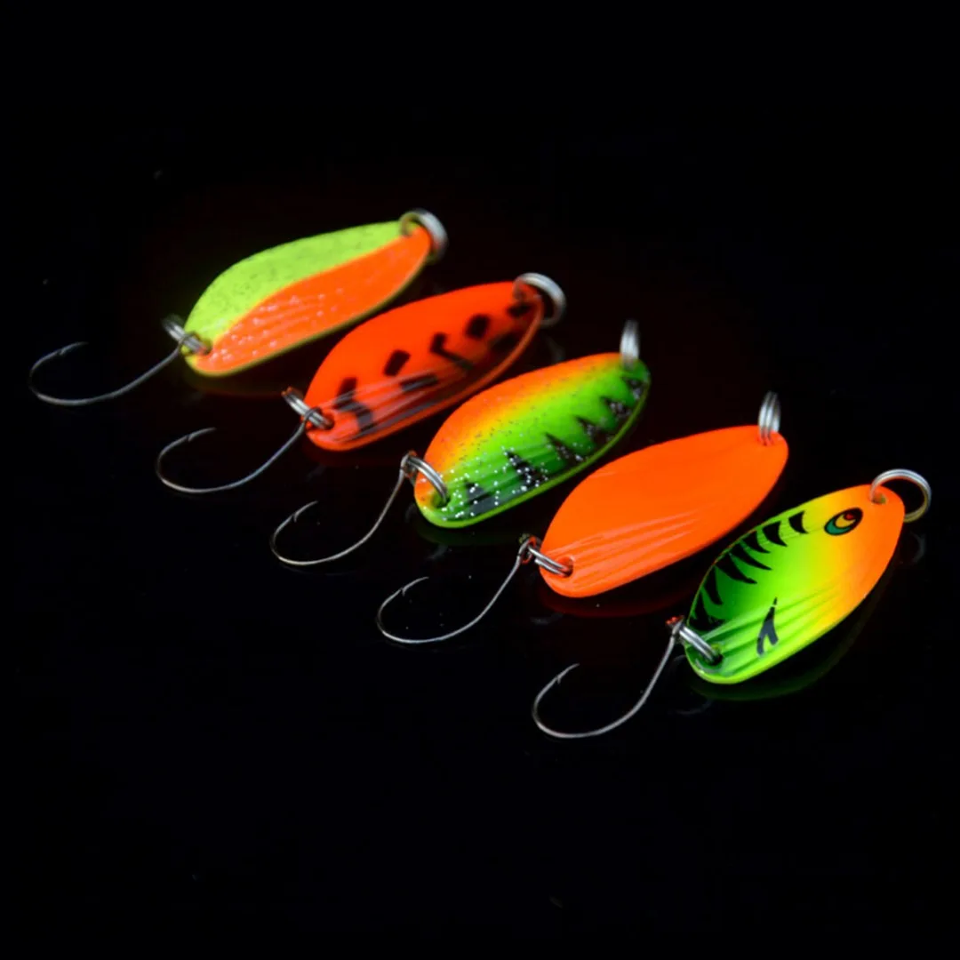 New Arrival 1Pcs 4.5g Hand Spinner Spoon Fishing Lures Wobbler Sequins Hard Bait Hook Tackle For Fishing Accessories Colorful