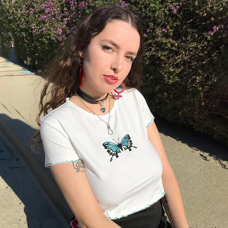 Sweetown белая Базовая летняя Осенняя женская футболка с милыми бабочками из мультфильма, футболки с длинным рукавом, трикотажные хлопковые футболки