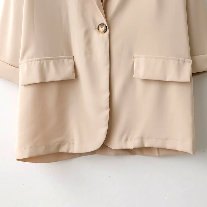 Летние Тонкий Блейзер Куртка три четверти рукав маленький костюм женщина для отдыха одной кнопки блейзер пальто свободного кроя